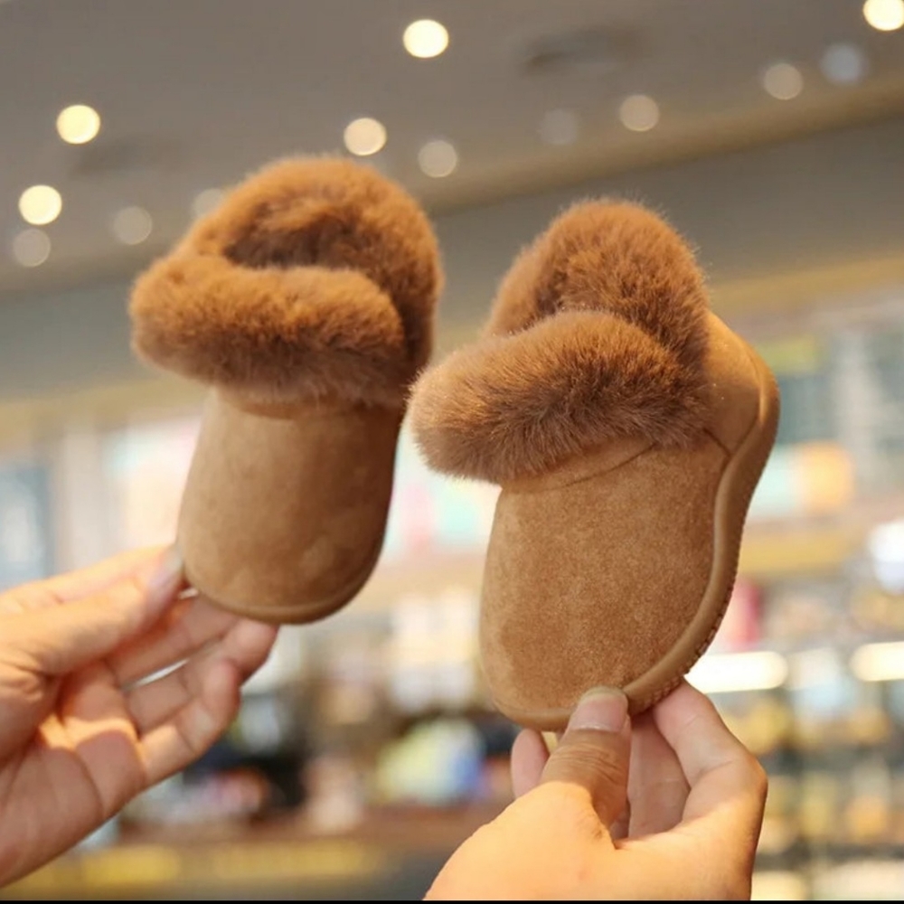 Fur boots - Picture 4 of 4